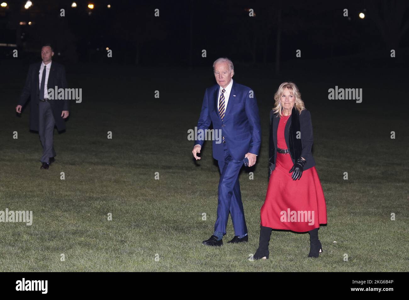 Washington, United States. 21st Nov, 2022. President Joe Biden and first lady Dr.Jill Biden walk on the South Lawn of the White House on Monday, November 21, 2022 in Washington, DC after returning from a trip to Cherry Point, North Carolina, where they participated in a Friendsgiving dinner with service members and military families. Photo by Oliver Contreras/UPI Credit: UPI/Alamy Live News Stock Photo