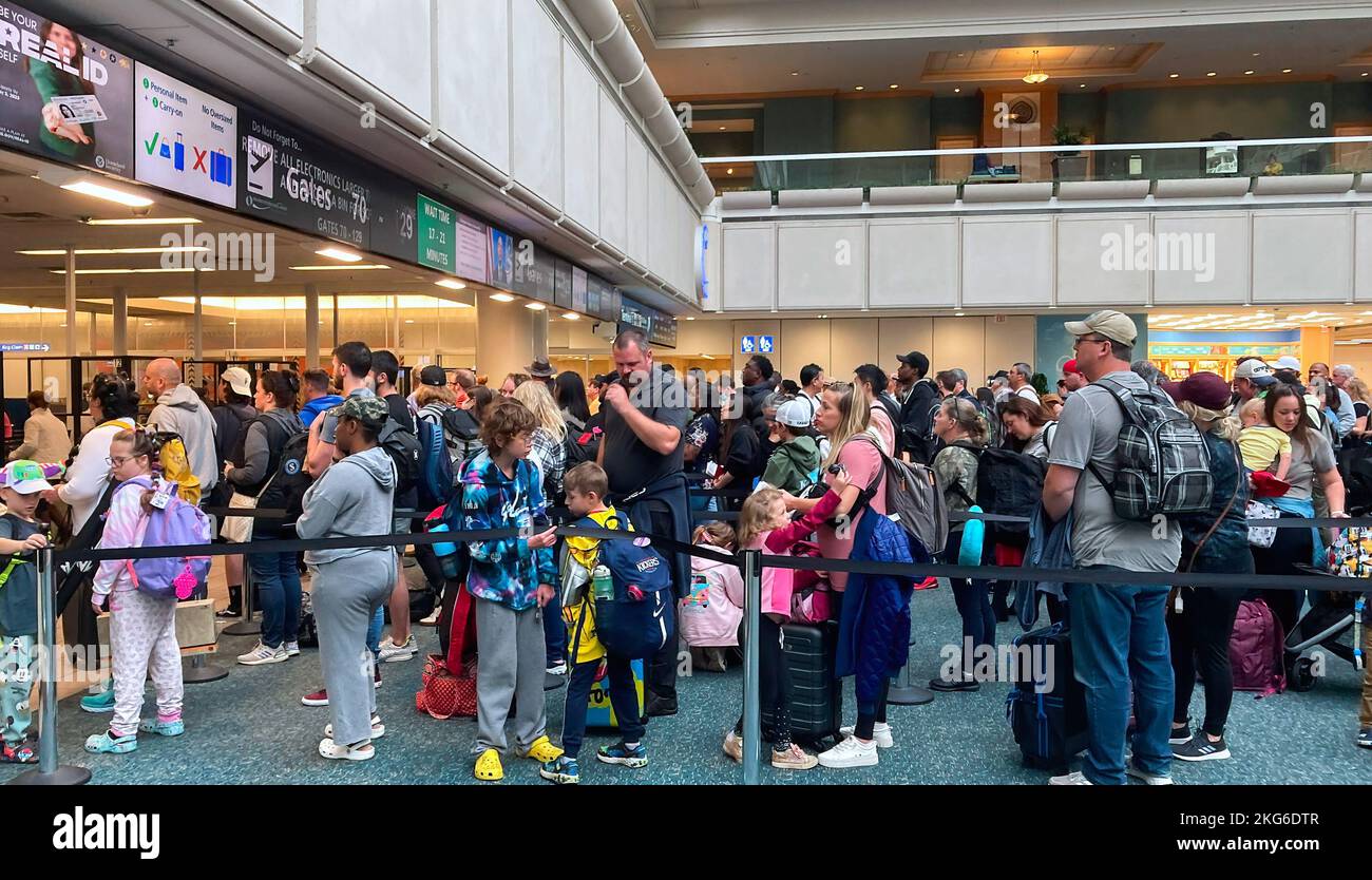 Orlando, United States. 21st Nov, 2022. People wait in a TSA screening