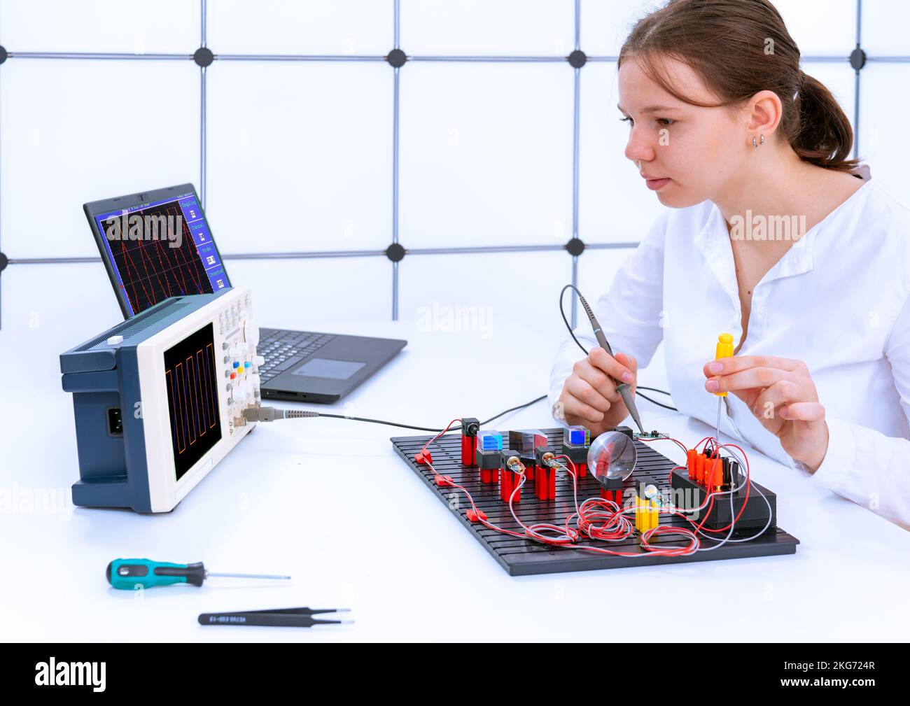 The concept of teaching electronic power supply circuit to students
