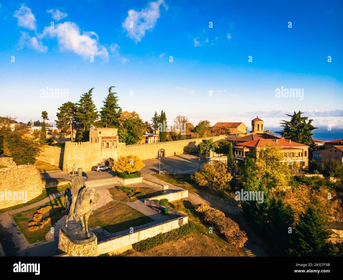 Telavi, Georgia - 6th novermber, 2022: Aerial close up Monument of king Erekle II . Beautiful view of Kakheti landscape from Telavi. Alazani valley an Stock Photo
