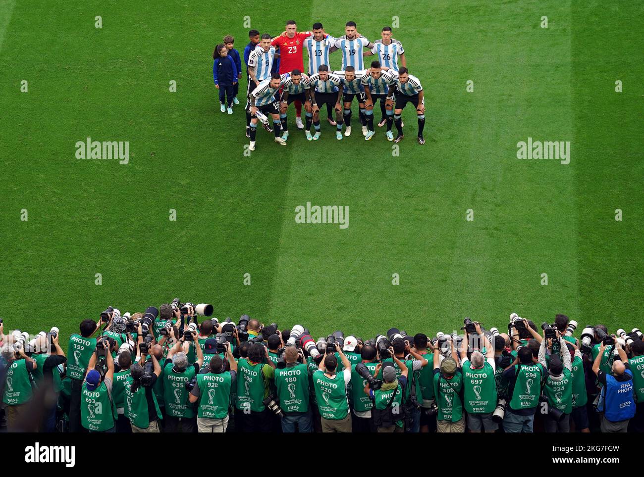Photographers take a picture of the Argentina starting line up during the FIFA World Cup Group C match at the Lusail Stadium, Qatar. Picture date: Tuesday November 22, 2022. Stock Photo