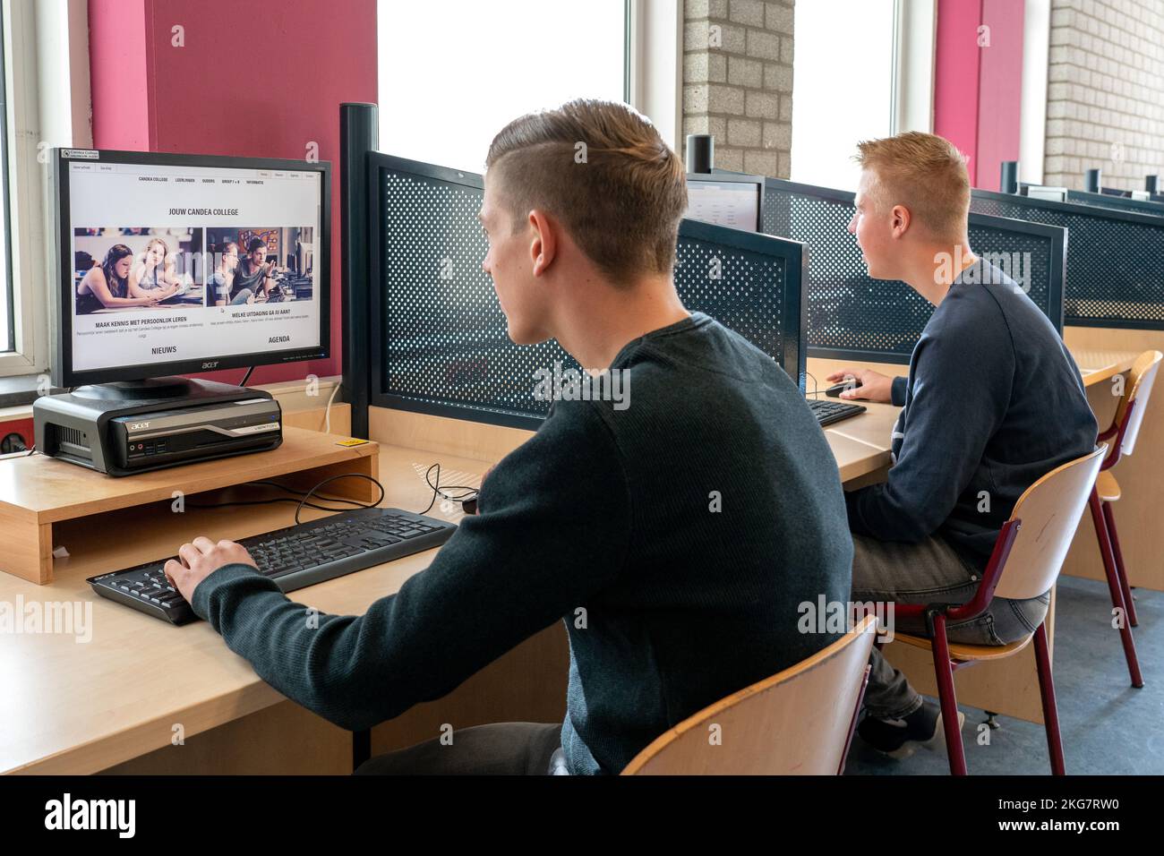 Ict in school hi-res stock photography and images - Alamy