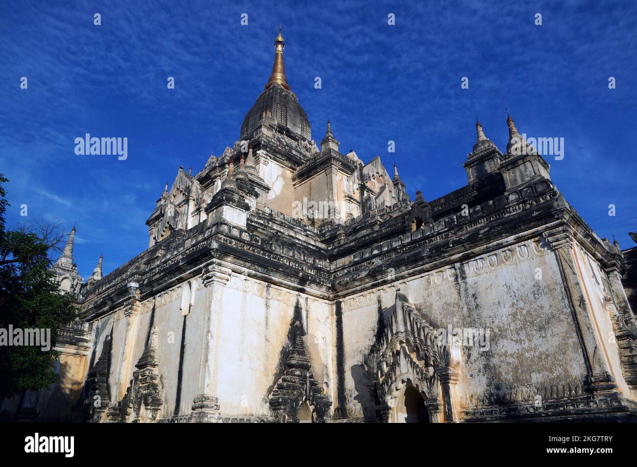 Gawdawpalin temple in the UNESCO World Heritage site of Bagan, Myanmar Stock Photo