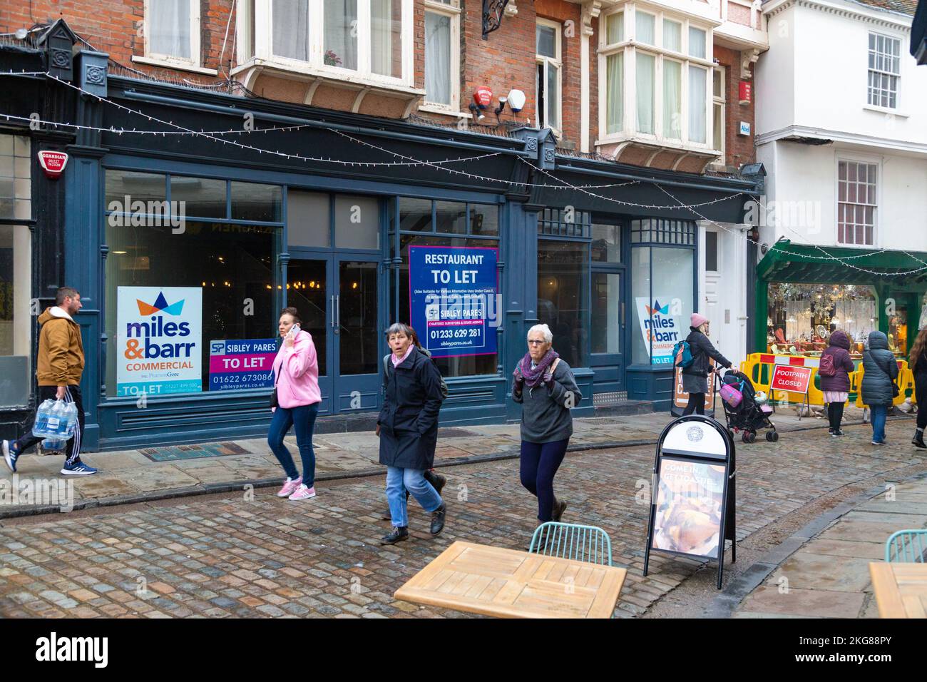 Canterbury town centre, shop to let, kent, uk Stock Photo Alamy