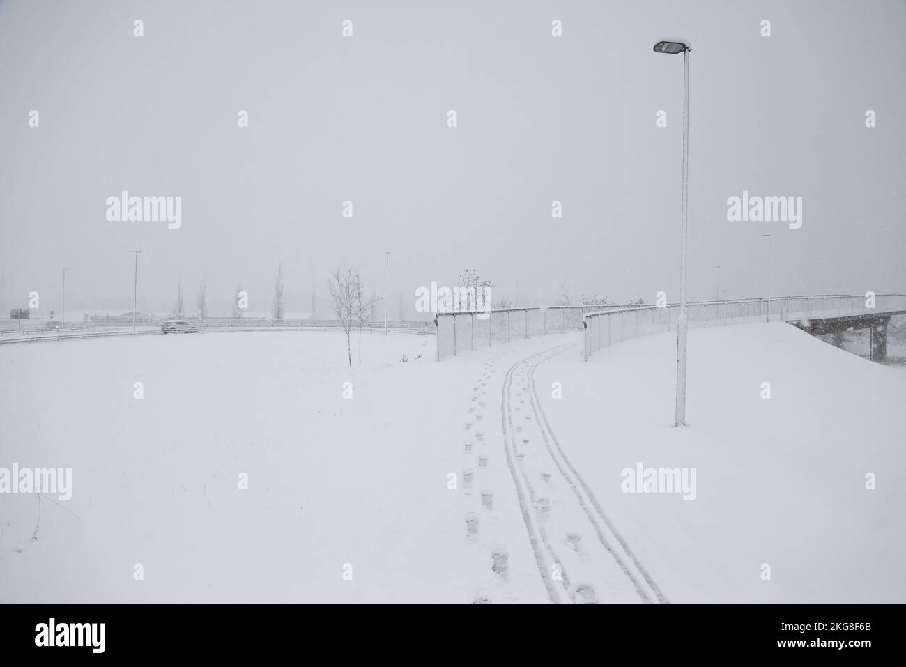 Seasonal weather. Heavy snow during Monday afternoon in Motala, Sweden. The Swedish Meteorological and Hydrological Institute (SMHI) has issued certain warnings for snowfall that may affect traffic in parts of Götaland. Stock Photo