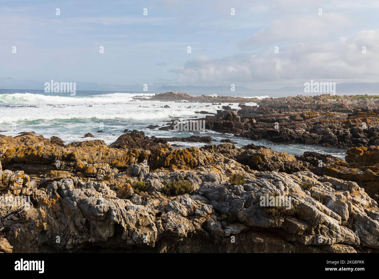 Rough rocks hi-res stock photography and images - Alamy