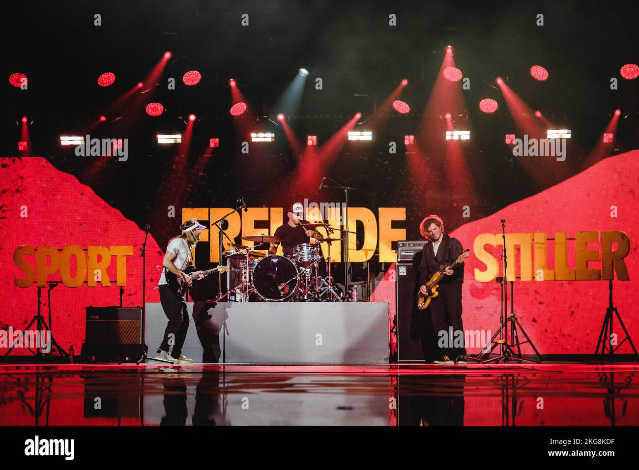 zurich-switzerland-18th-november-2022-the-german-band-sportfreunde