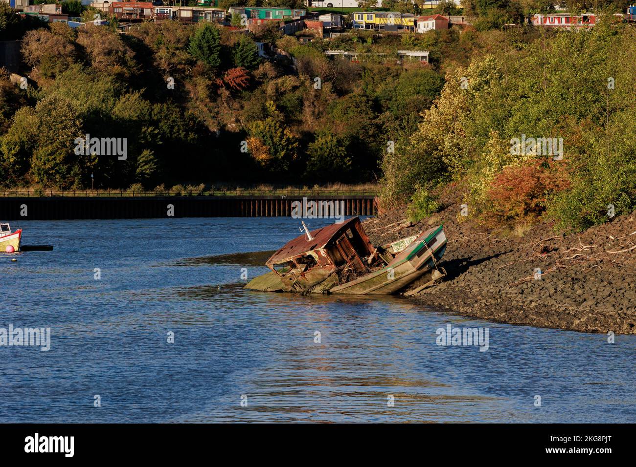 Sunderland UK: 1st oct 2022: Sunken Fishing boat on the River Wear in Sunderland city Stock Photo