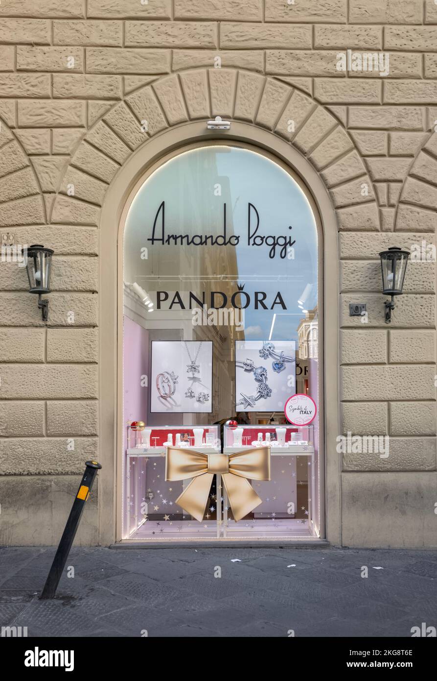 Pandora jewellery store Florence, Italy Armando Poggi shop selling Pandora  jewellery and home design items Stock Photo - Alamy