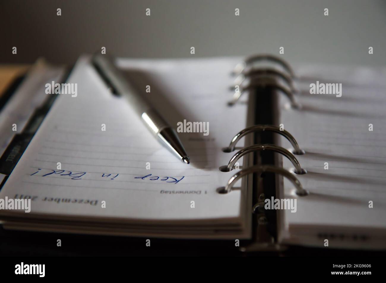 handwritten note on white paper Stock Photo - Alamy