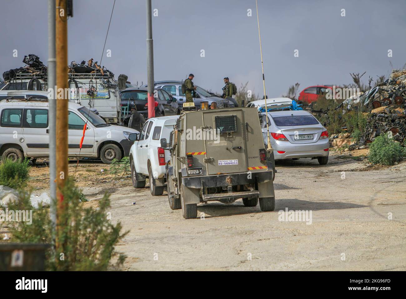 Nablus, Palestine. 22nd Nov, 2022. Israeli army forces raided a garage for cars during an