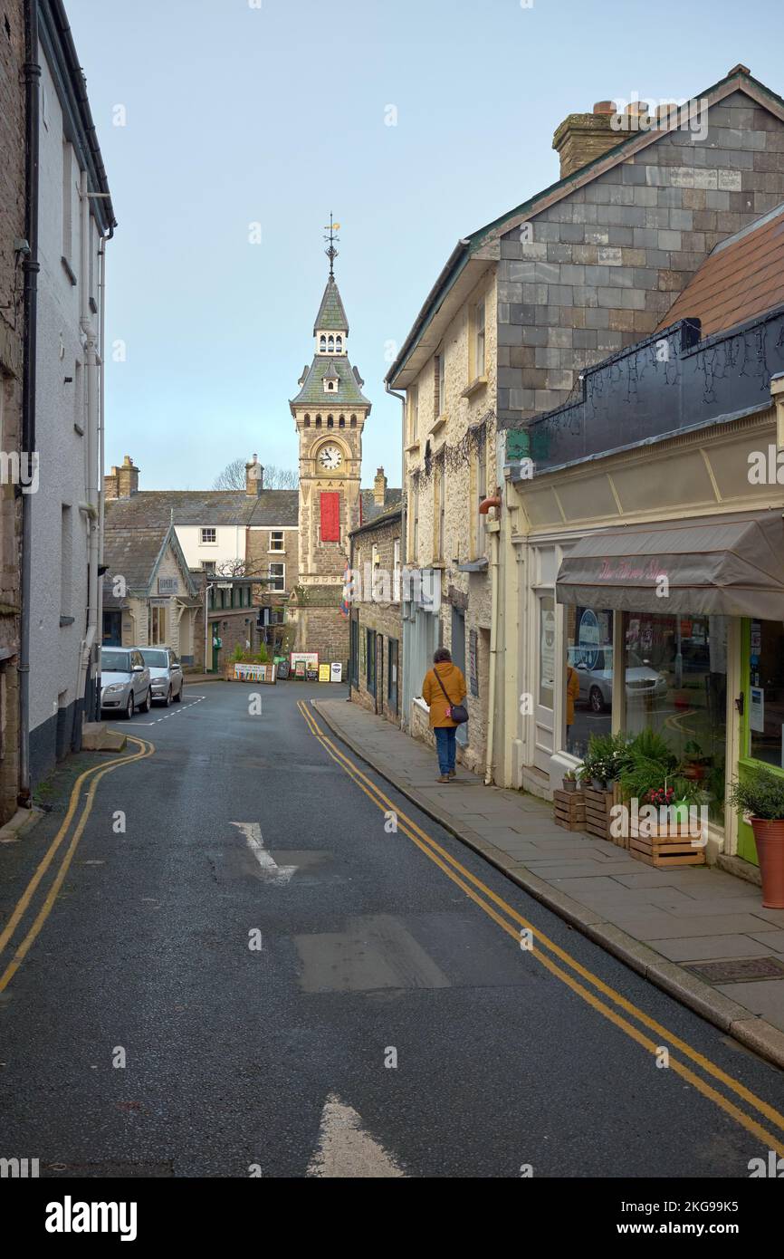 Lion Street in Hay on Wye, Powys, Wales, with the Broad Street clock tower visible at the end. Stock Photo