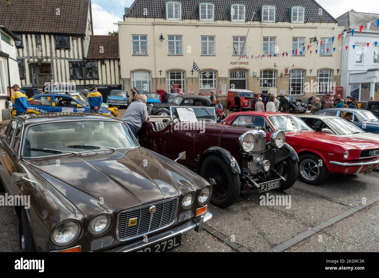 Diss Classic Car event in the market square Stock Photo Alamy