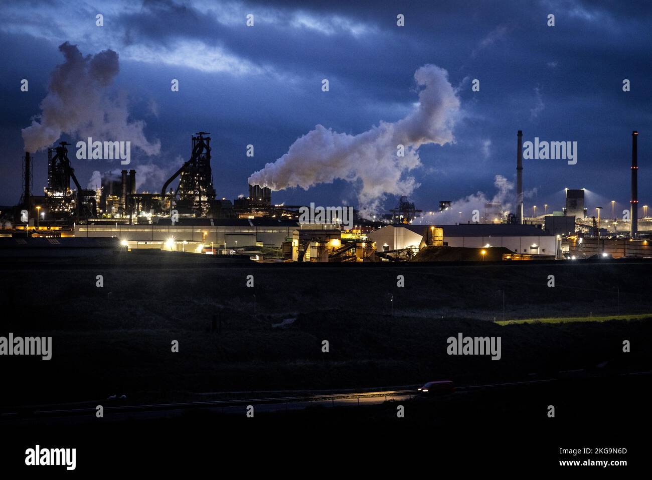IJMUIDEN - A drone photo of the Tata Steel IJmuiden steel factory. ANP  JEFFREY GROENEWEG netherlands out - belgium out Stock Photo - Alamy