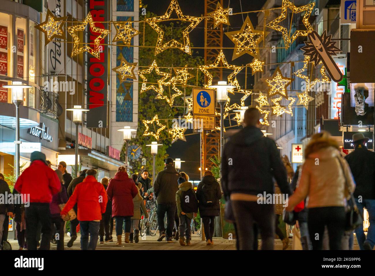 Pre-Christmas period, Christmas market in the city centre of Essen, Kettwiger Straße, NRW, Germany, Stock Photo