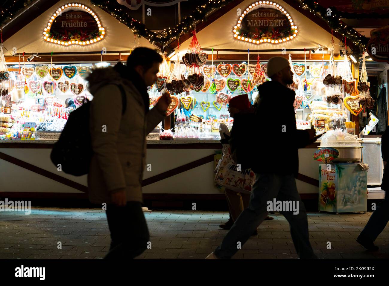 Pre-Christmas period, Christmas market in the city centre of Essen, Kettwiger Straße, sales stalls, gingerbread hearts, confectionery, NRW, Germany, Stock Photo