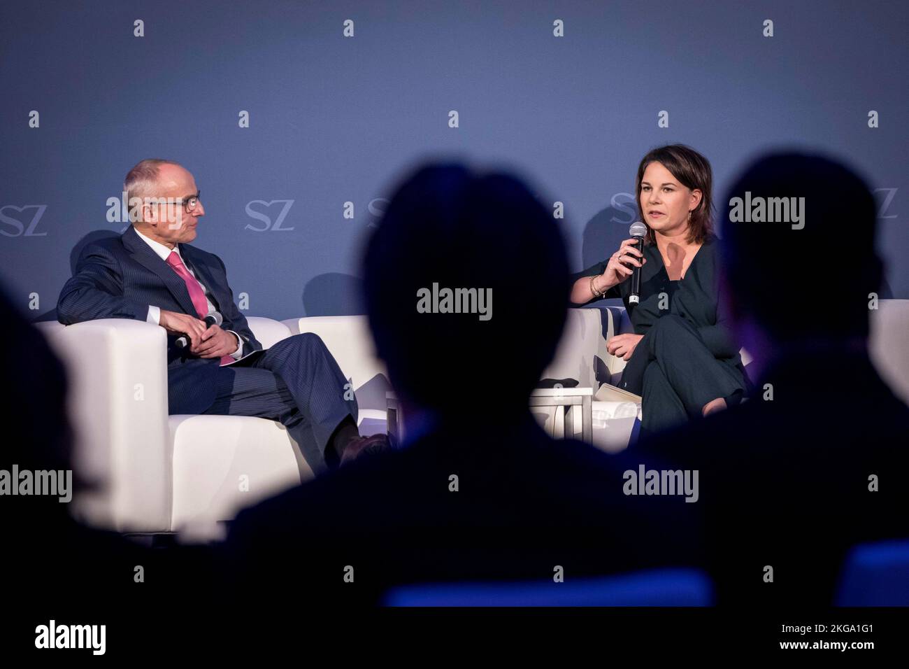 Berlin, Deutschland. 22nd Nov, 2022. Annalena Baerbock (Buendnis 90/Die Gruenen), at the economic summit of the Sueddeutsche Zeitung with editor-in-chief Wolfgang Krach. Credit: dpa/Alamy Live News Stock Photo