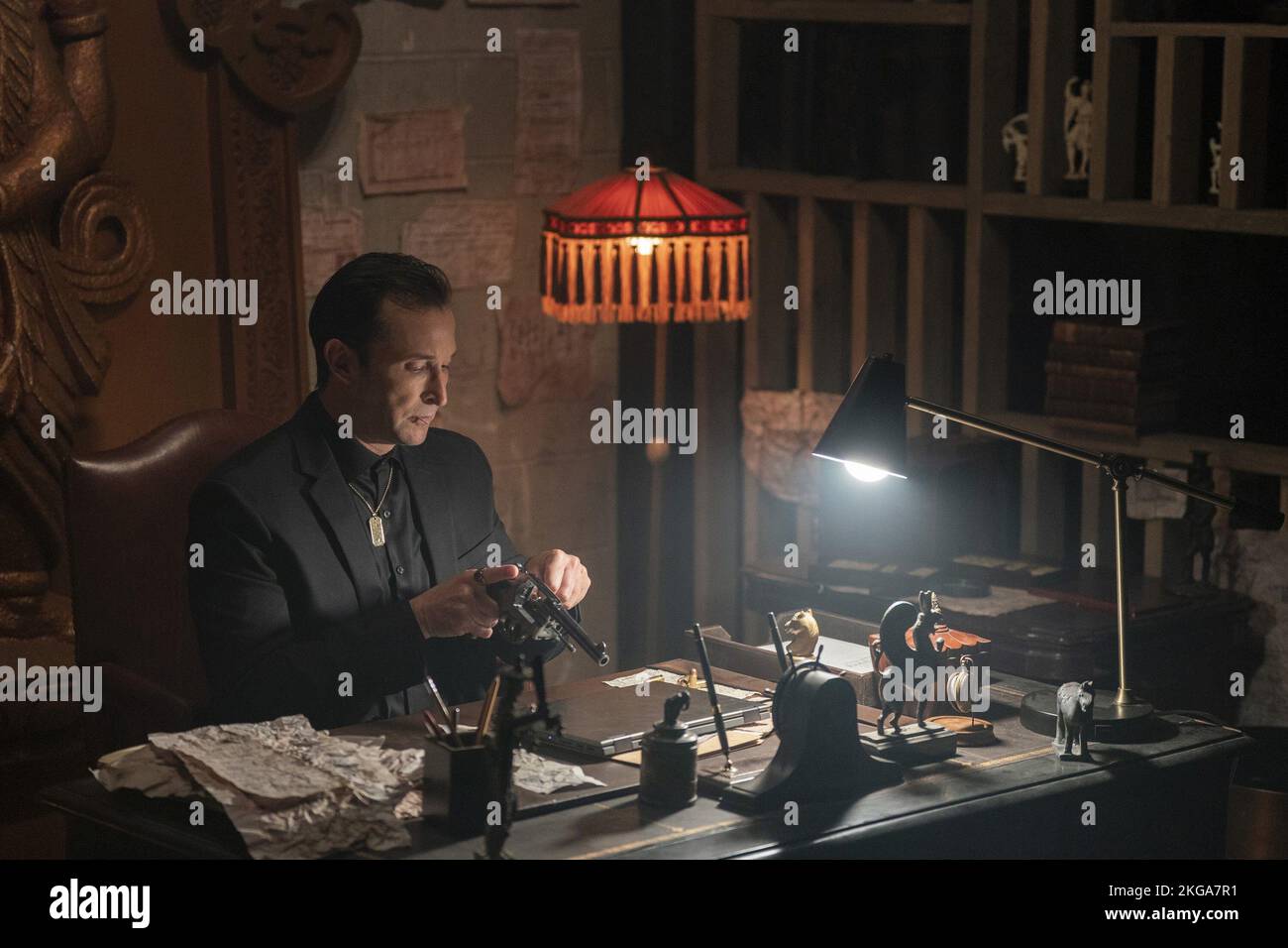 LEVERAGE REDEMPTION, Noah Wyle, (Season 2, ep. 202, aired Nov. 16