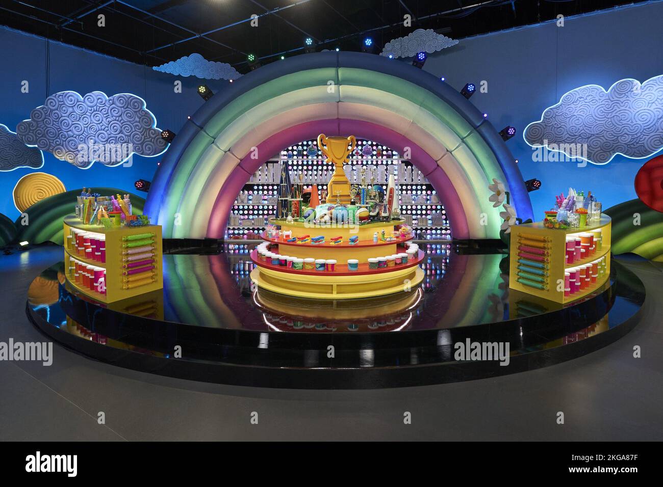 PLAYDOH SQUISHED, (aka PLAYDOH SQUISHED), (Season 1, aired Nov. 11