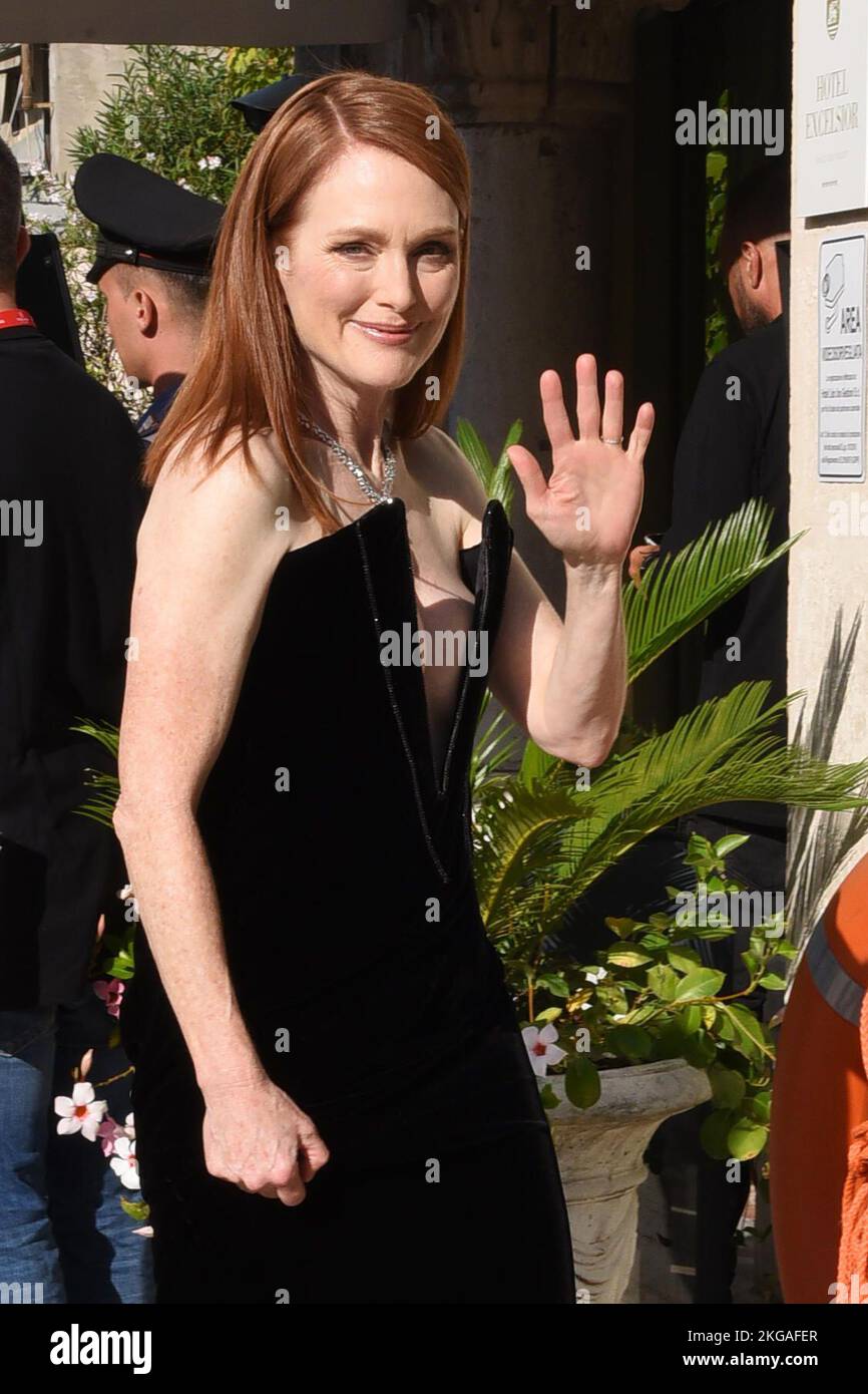 Venice 79, celebrity sightseeing at excelsior hotelÂ In photo: Julianne