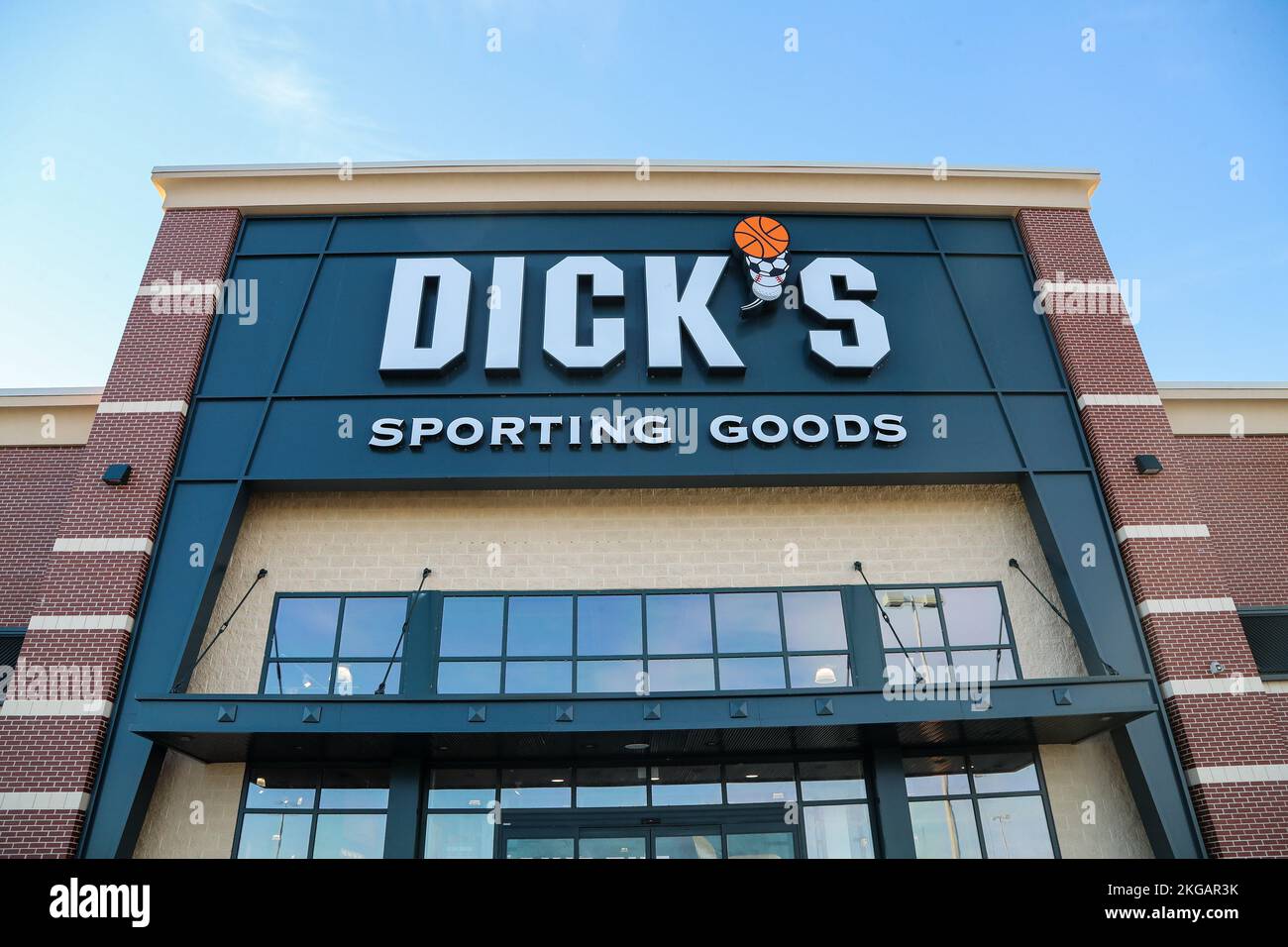 Dicks sporting goods dks hires stock photography and images Alamy