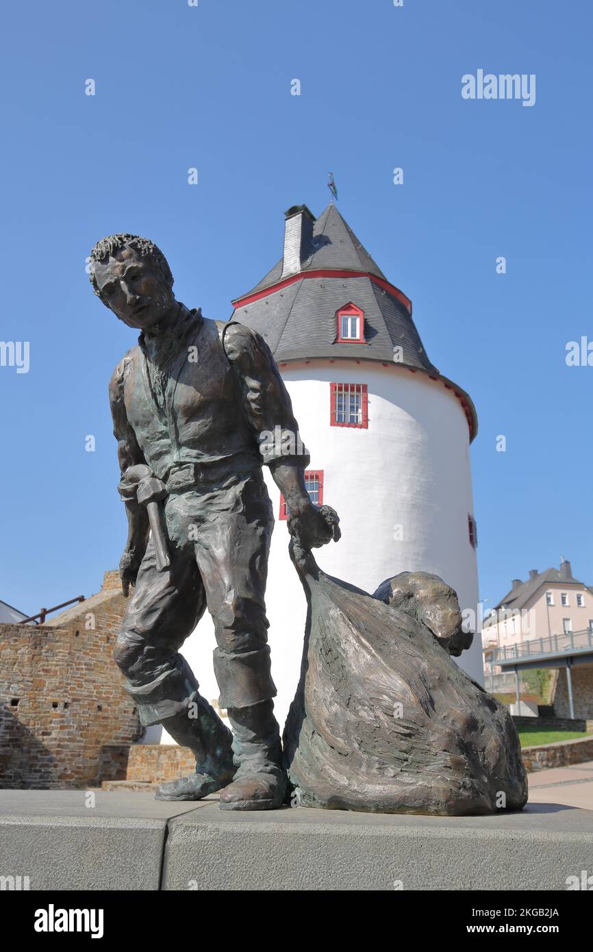 Sculpture Schinderhannes Monument in front of the landmark Schinderhannes Tower, Simmern, Hunsrück, Rhineland-Palatinate, Germany, Europe Stock Photo