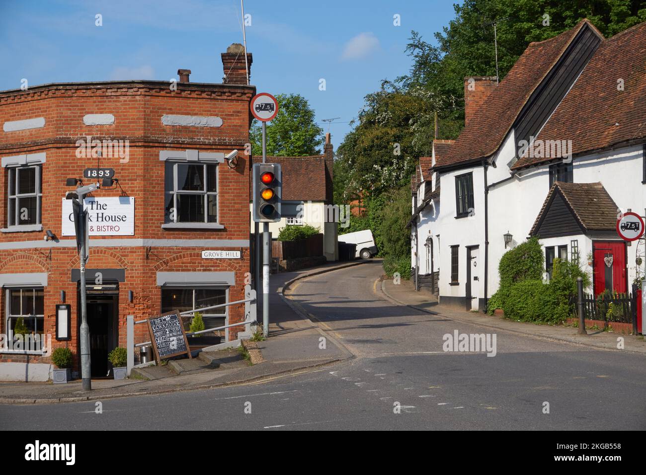 Old pub in Stansted Mountfitchet which stands on the corner of two