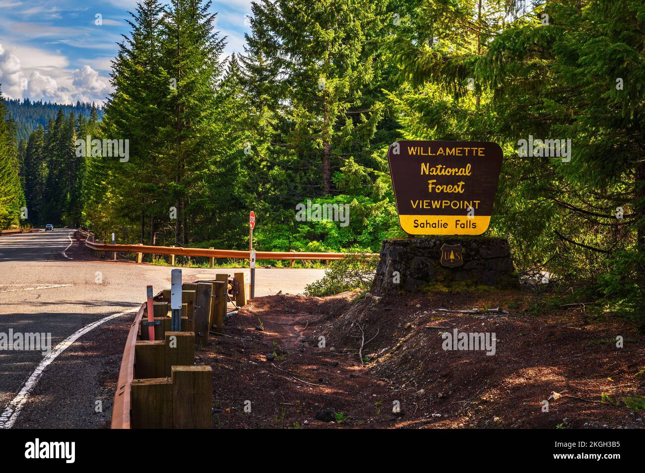 Sahalie Falls in Willamette National Forest street sign in Oregon Stock Photo