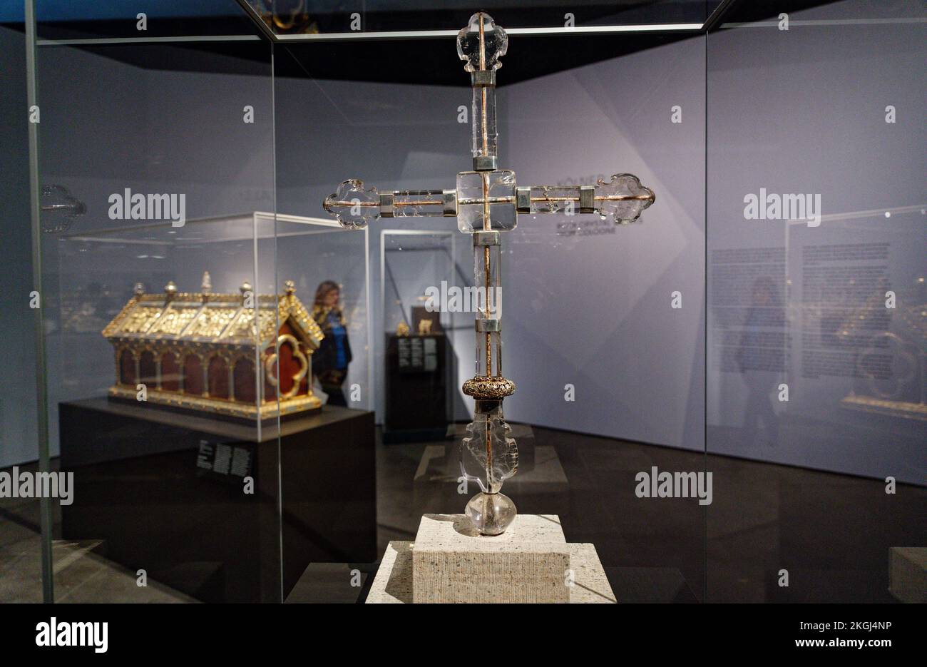 Cologne, Germany. 23rd Nov, 2022. The Great Lily Cross from the beginning of the 14th century can be seen in the exhibition 'Magic Rock Crystal' at the Museum Schnütgen. Credit: Henning Kaiser/dpa/Alamy Live News Stock Photo