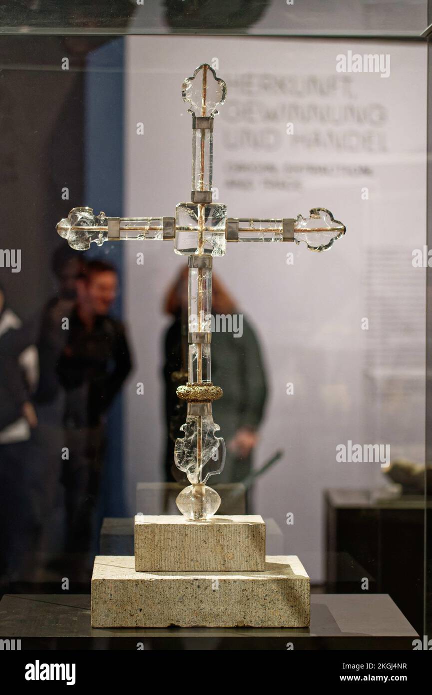 Cologne, Germany. 23rd Nov, 2022. The Great Lily Cross from the beginning of the 14th century can be seen in the exhibition 'Magic Rock Crystal' at the Museum Schnütgen. Credit: Henning Kaiser/dpa/Alamy Live News Stock Photo
