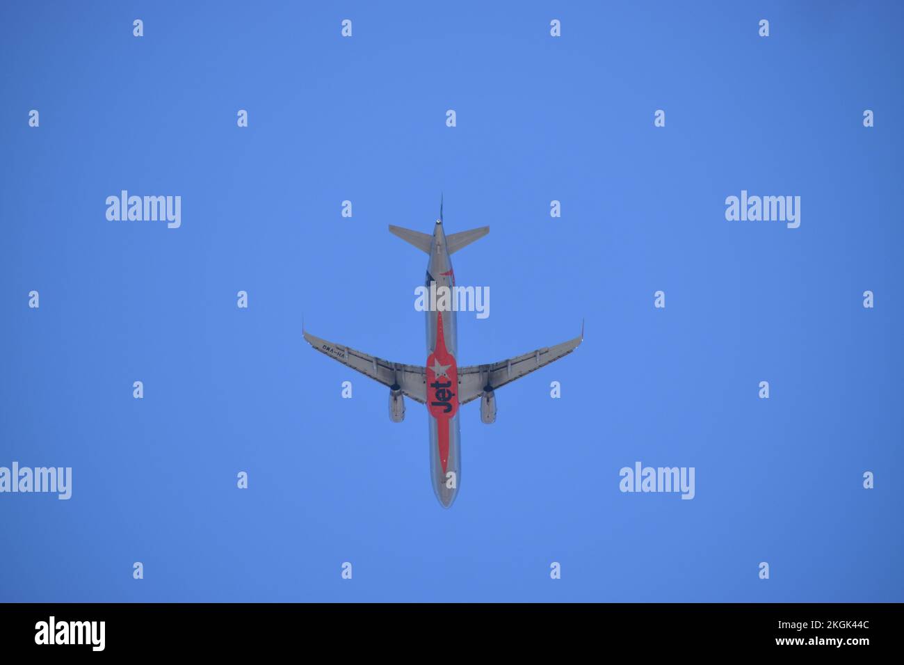 Jetstar 737 plane flying overhead Stock Photo Alamy