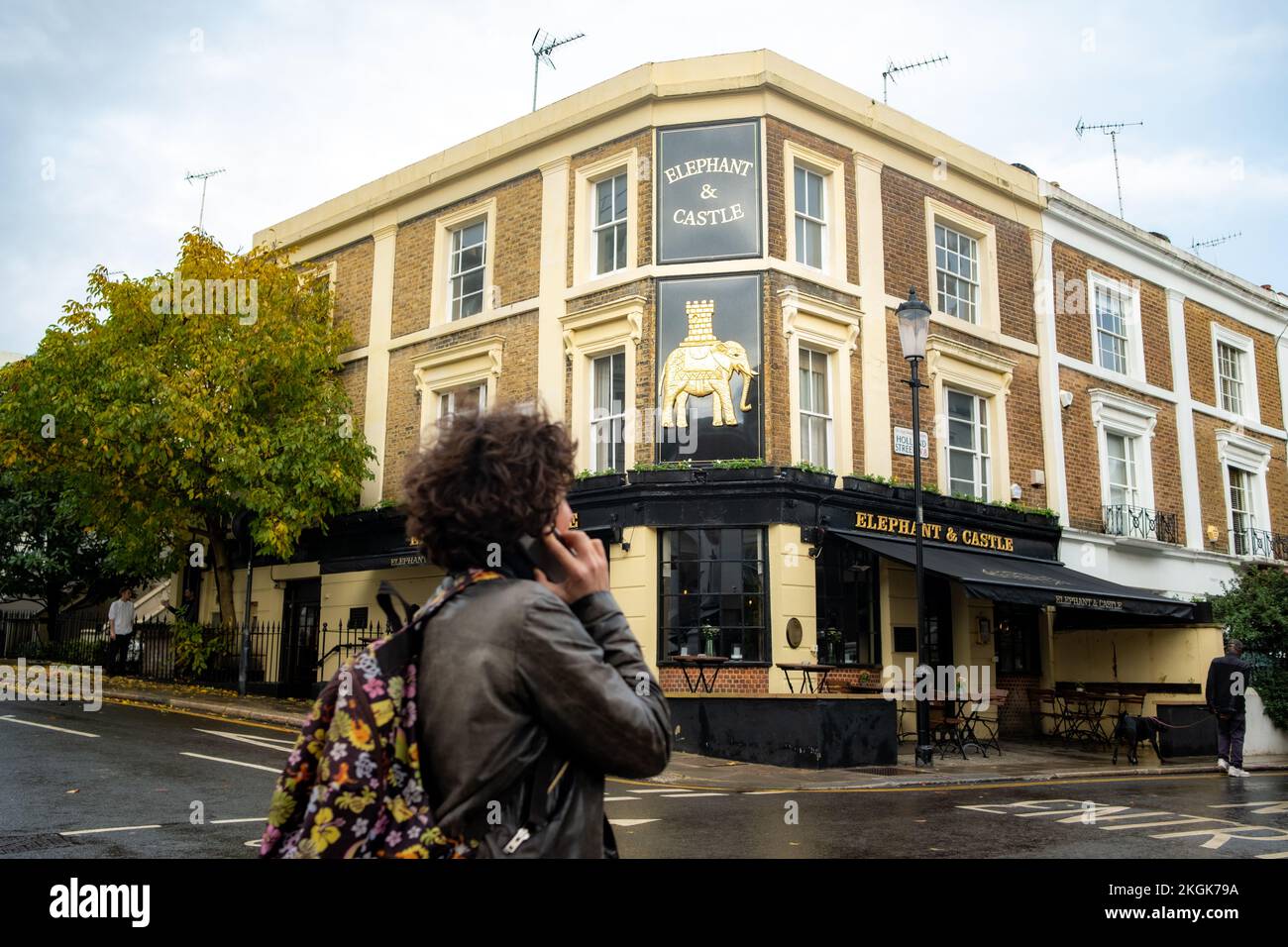 London- November 2022: Elephant and Castle on Holland Street in Kensington, a traditional Victorian pub Stock Photo