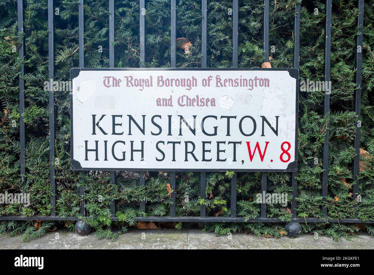 London- November 2022: Kensington High Street W8 street sign, an upmarket street of shops and restaurants. Stock Photo