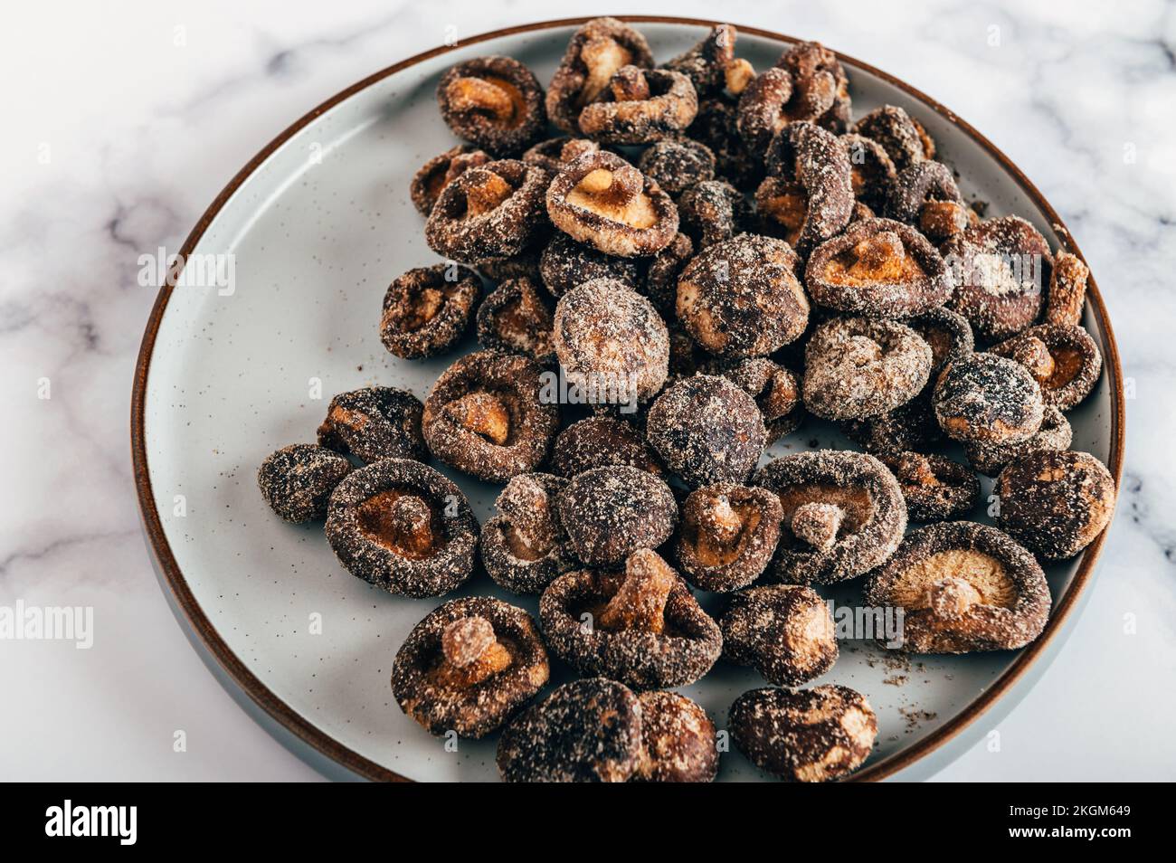 Shiitake Mushroom Crisps Stock Photo Alamy