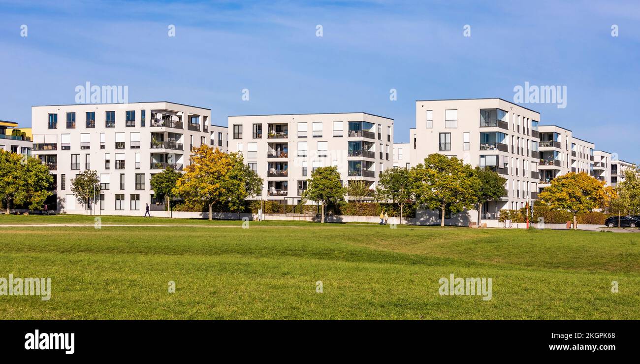 Germany, BadenWurttemberg, Ostfildern, Lawn in front of modern