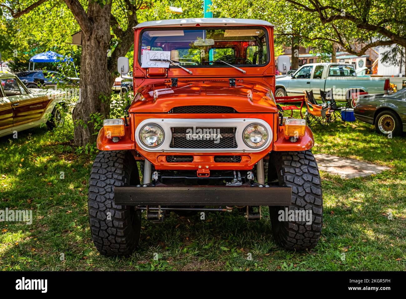 Des Moines, IA - July 03, 2022: High perspective front view of a 1976 Toyota Land Cruiser FJ40 at a local car show. Stock Photo