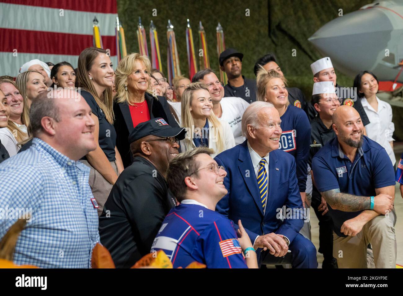 Havelock, United States. 21 November, 2022. U.S. President Joe Biden and First Lady Jill Biden pose with kitchen volunteers and staff after serving Marines Thanksgiving dinner serve Marines at MCAS Cherry Point, November 21, 2022 in Havelock, North Carolina.  Credit: Adam Schultz/White House Photo/Alamy Live News Stock Photo