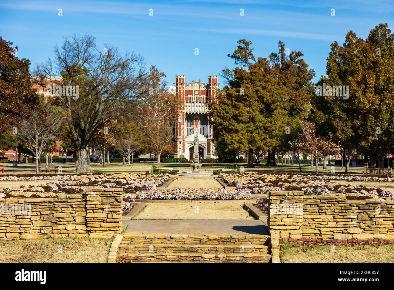 Norman, OK - November 2022: The Bizzell Memorial Library on  the campus of the University of Oklahoma Stock Photo