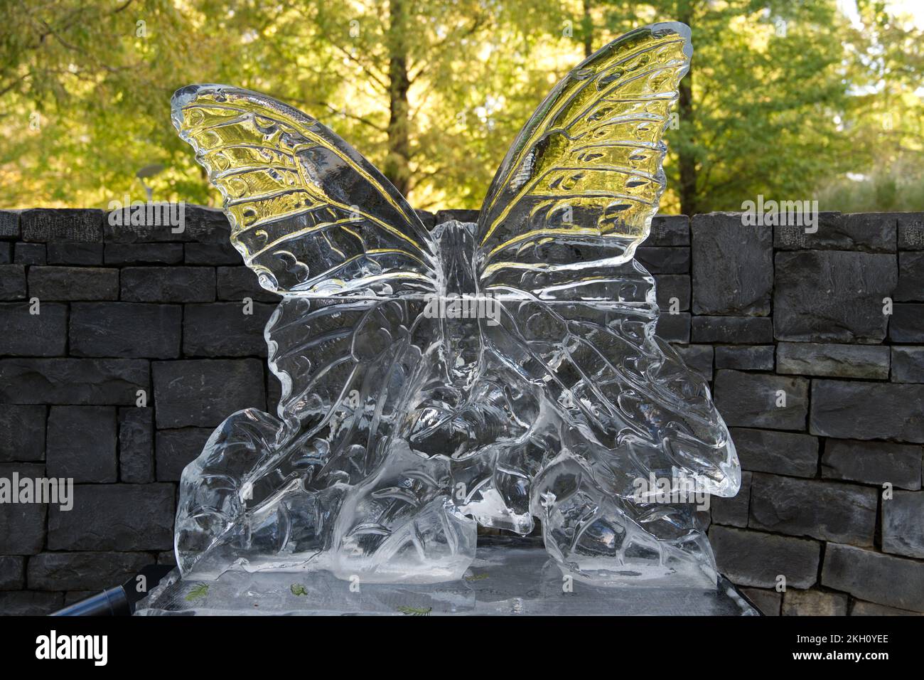 Ice sculpture at Canary Wharf Winter Ice festival Stock Photo - Alamy