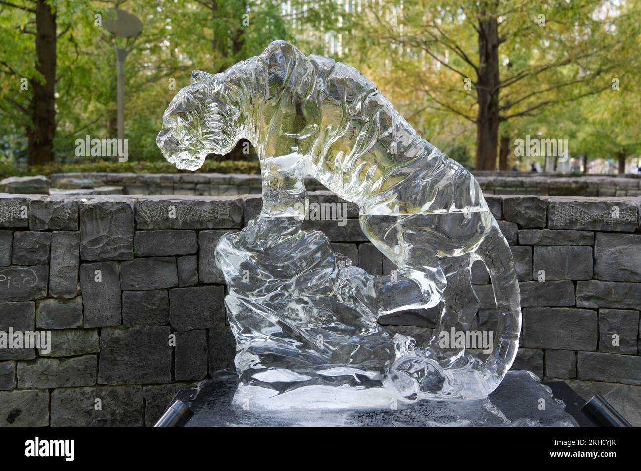 Ice sculpture at Canary Wharf Winter Ice festival Stock Photo - Alamy