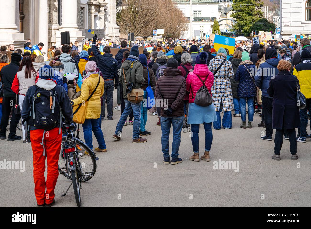 The priest of the Ukrainian Greek Catholic Church in Salzburg Vitaliy Mykytyn gives a touching speech at the closing rally. People listening. Stock Photo