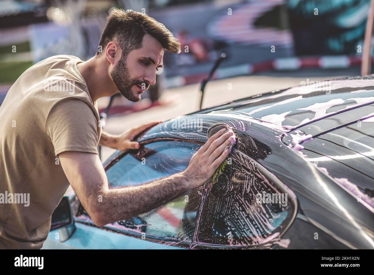 Car wash exterior hires stock photography and images Alamy
