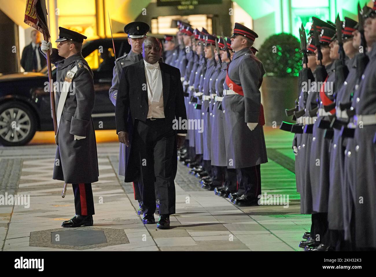 The Honourable Artillery company give a guard of honour to President Cyril Ramaphosa of South Africa as he arrives for a banquet at the Guildhall in London, given by the Lord Mayor and City of London Corporation, during his state visit to the UK. Picture date: Wednesday November 23, 2022. Stock Photo