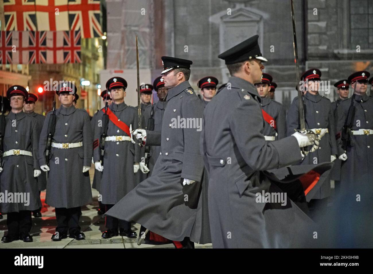 The Honourable Artillery company give a guard of honour to President Cyril Ramaphosa of South Africa as he arrives for a banquet at the Guildhall in London, given by the Lord Mayor and City of London Corporation, during his state visit to the UK. Picture date: Wednesday November 23, 2022. Stock Photo