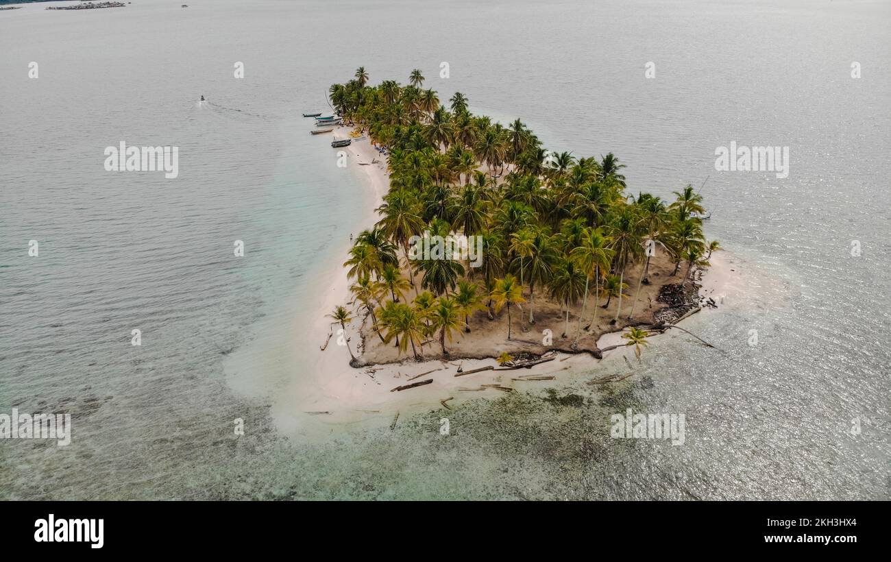 Aerial view of Anmardub Island in Guna Yala Stock Photo - Alamy