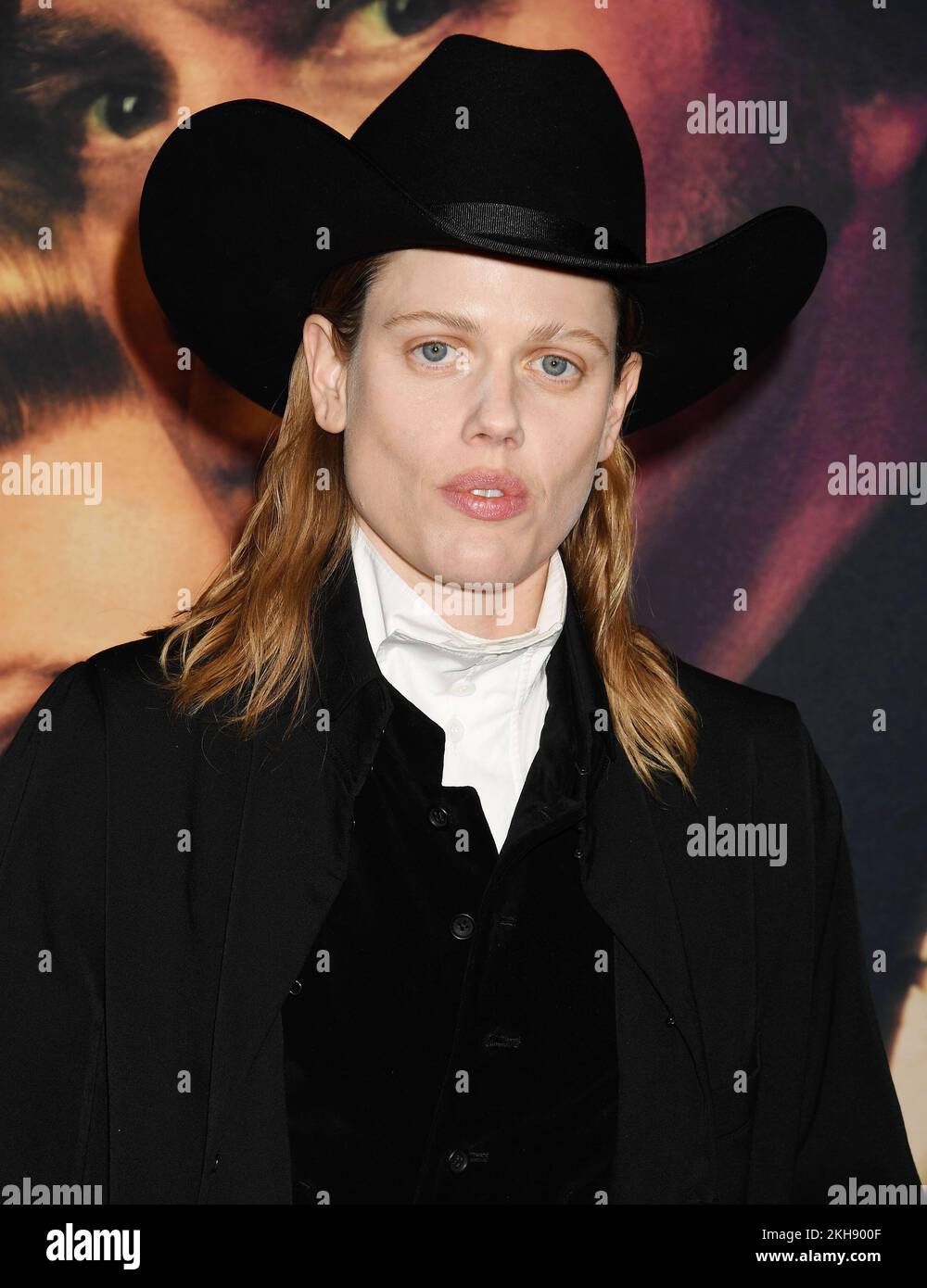 LOS ANGELES, CALIFORNIA - NOVEMBER 21: Kelly McCormack attends Showtime