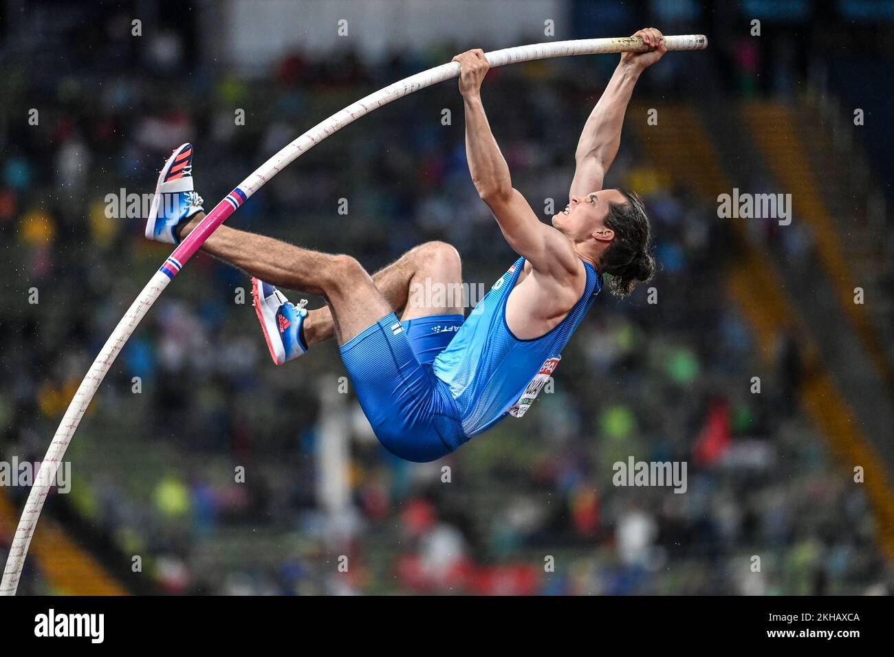 Pole vault men hires stock photography and images Alamy