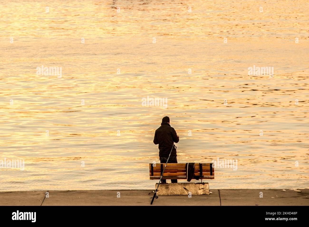 Fisherman fishing boat sea hi-res stock photography and images - Alamy