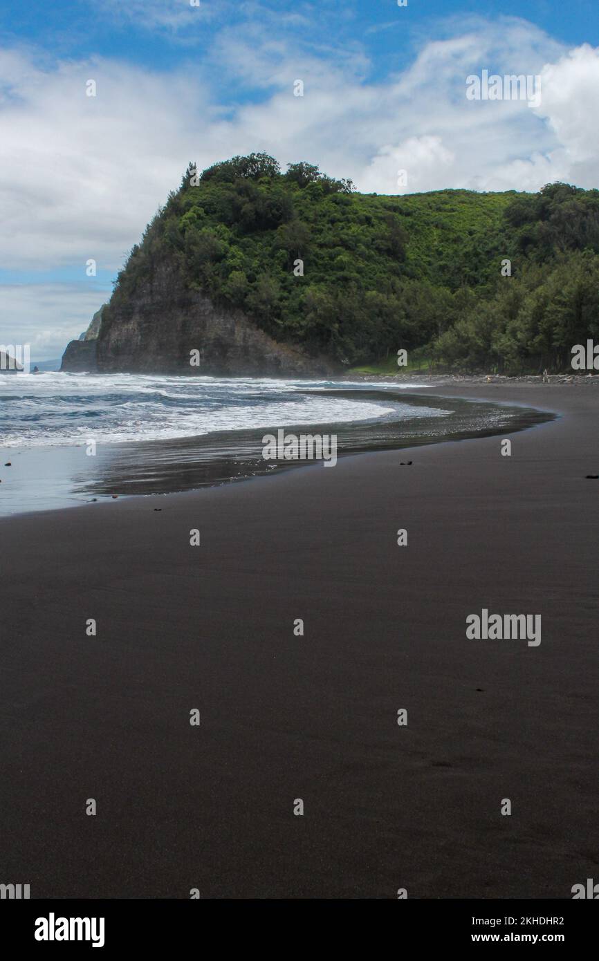 Black sand beach on Hawaii's Big Island Stock Photo Alamy