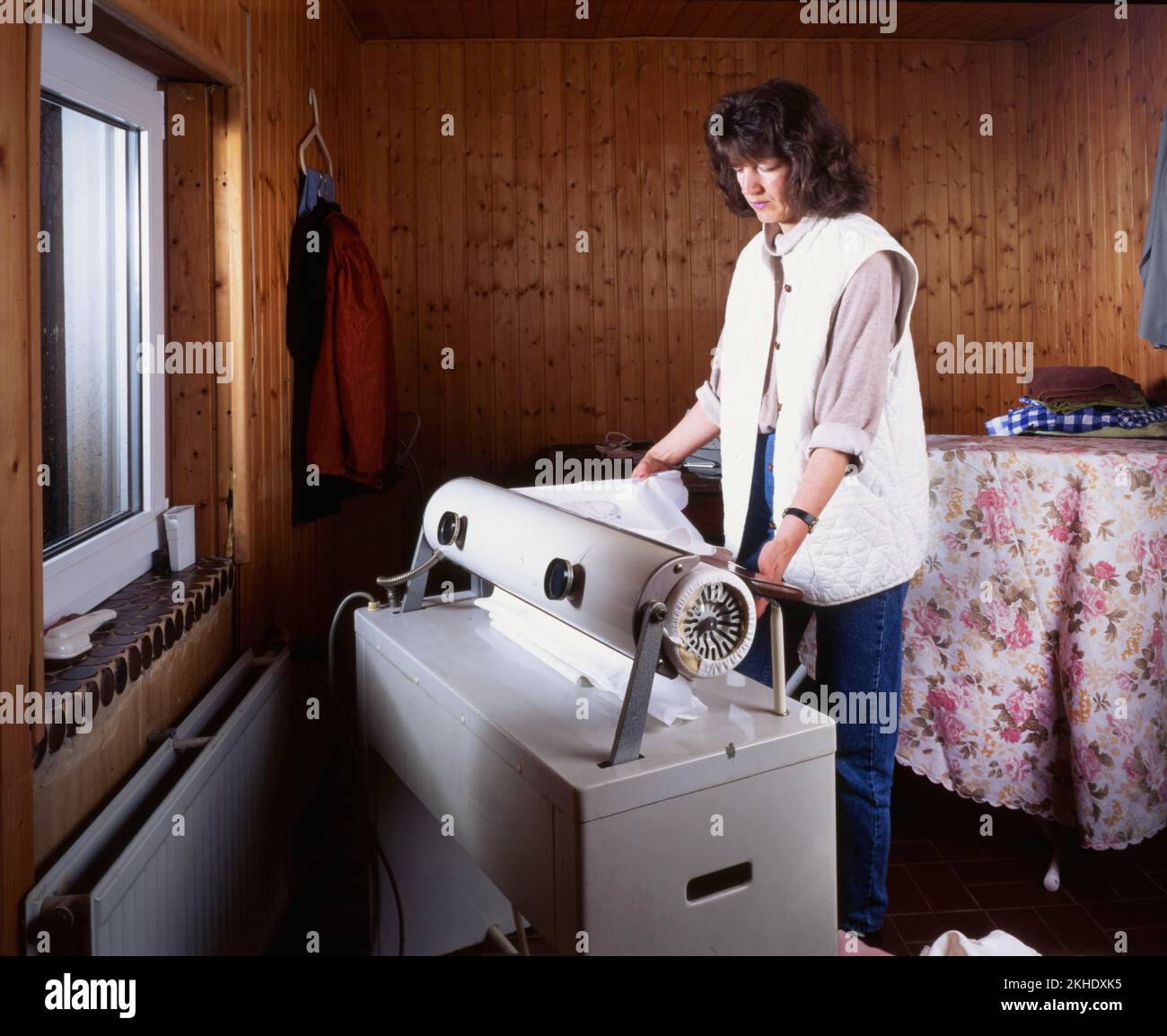 The housework of a housewife, here on 01.02.1995 in Iserlohn, is also a demanding occupation at any time, Germany, Europe Stock Photo